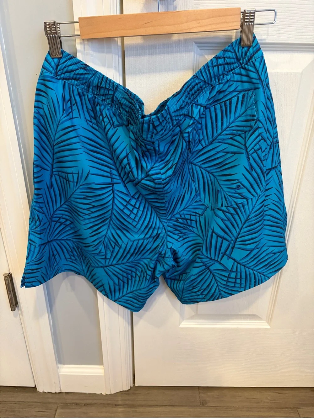 Vineyard Vines Blue Palm-Print Swim Shorts with Pink Drawstring